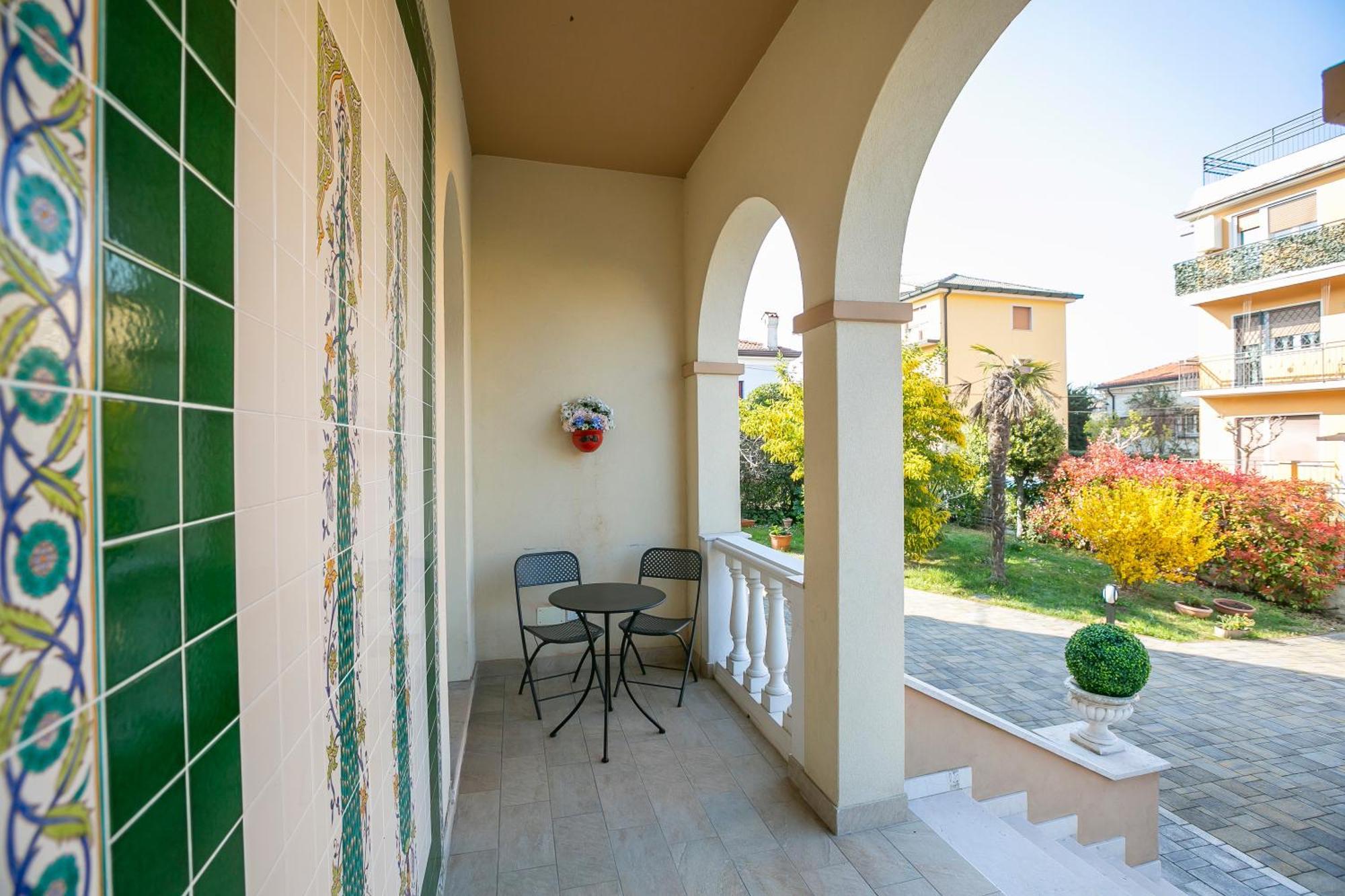 Villa Mimosa - Appartamento 2 - Happy Rentals Desenzano del Garda Exterior foto